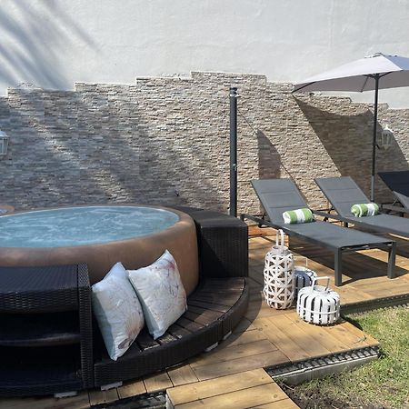Villa Bianca A Few Steps By The Sea With Exclusive Garden & Jacuzzi Livorno Buitenkant foto