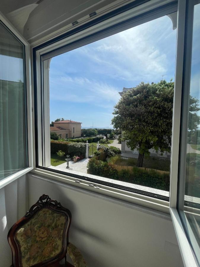 Villa Bianca A Few Steps By The Sea With Exclusive Garden & Jacuzzi Livorno Buitenkant foto