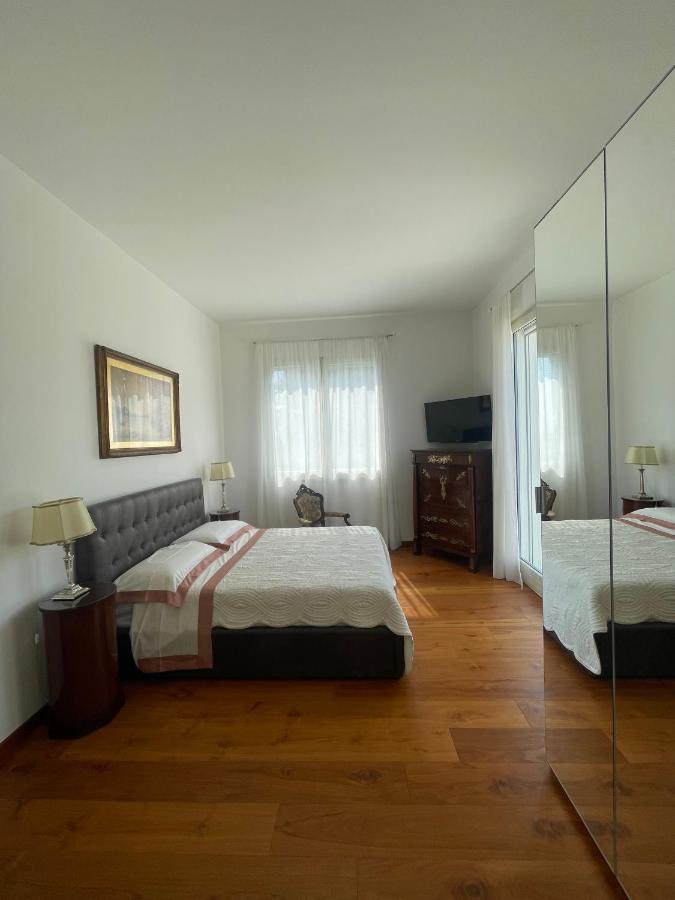 Villa Bianca A Few Steps By The Sea With Exclusive Garden & Jacuzzi Livorno Buitenkant foto