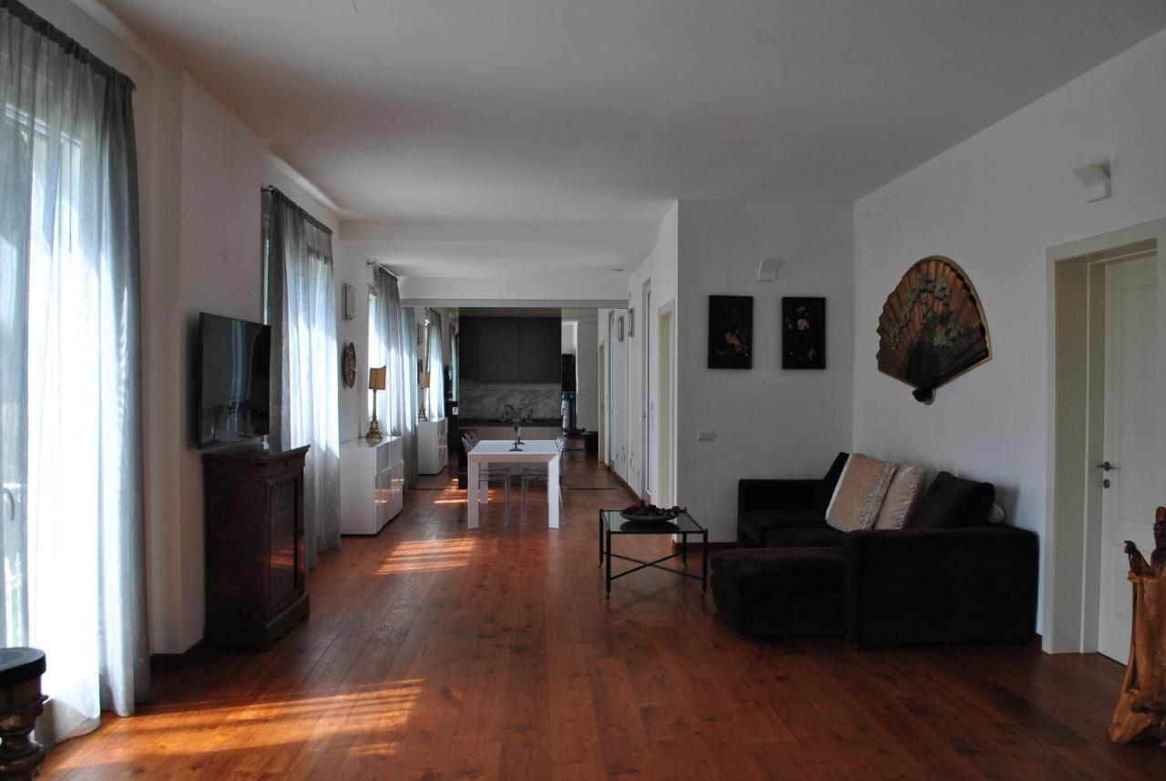 Villa Bianca A Few Steps By The Sea With Exclusive Garden & Jacuzzi Livorno Buitenkant foto