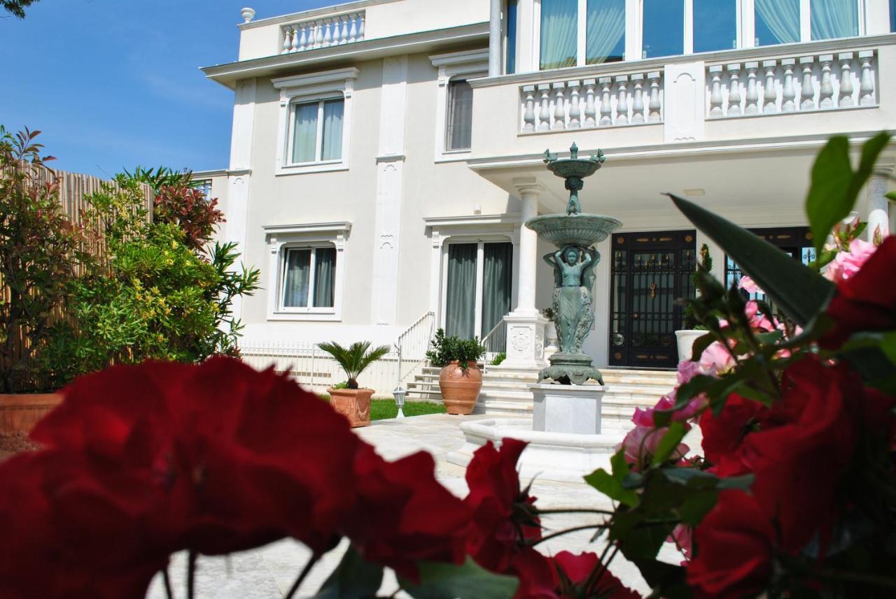Villa Bianca A Few Steps By The Sea With Exclusive Garden & Jacuzzi Livorno Buitenkant foto