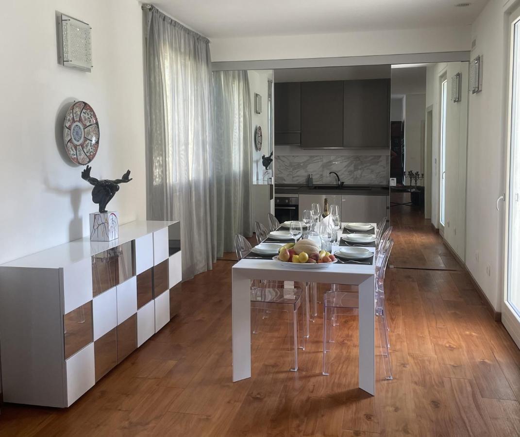 Villa Bianca A Few Steps By The Sea With Exclusive Garden & Jacuzzi Livorno Buitenkant foto