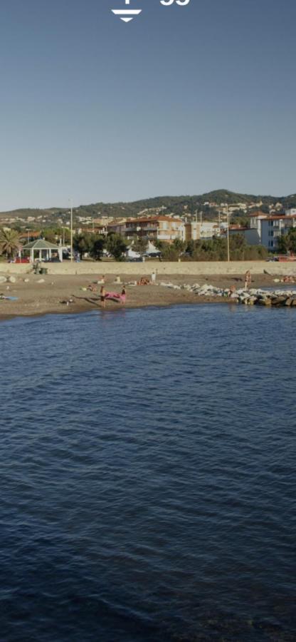 Villa Bianca A Few Steps By The Sea With Exclusive Garden & Jacuzzi Livorno Buitenkant foto